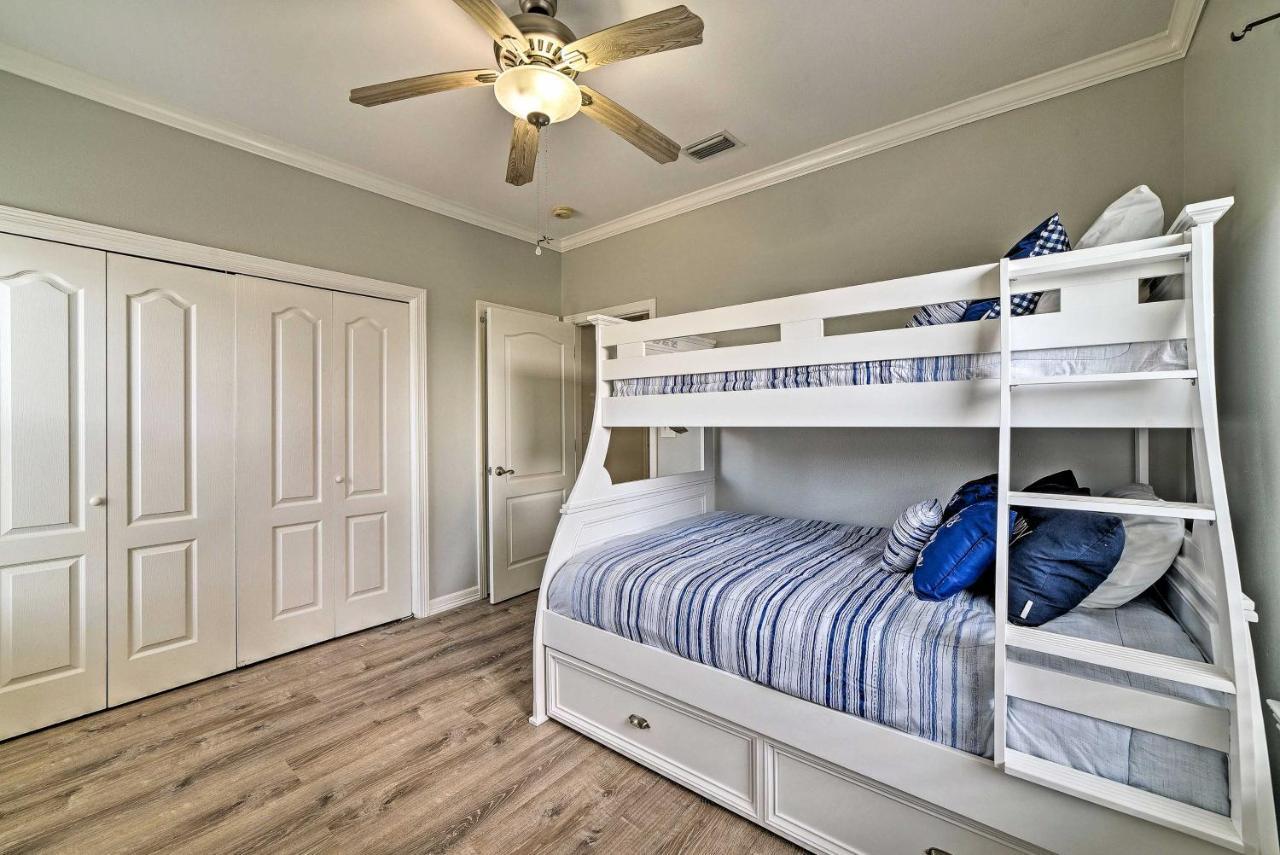 Modern Island Condo With Pool Steps To The Beach! South Padre Island Exterior foto